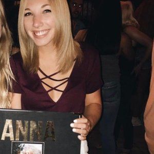 Forever 21 Flowy Cut Out T-Shirt (Size Small)